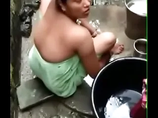 Bhabhi bathing movie