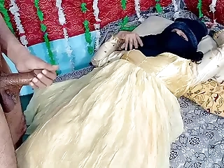 yellow dressed desi bride pussy fucking hardsex with indian desi big blarney on xvideos india xxx