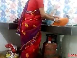 Desi Bengali desi Village Indian Bhabi Kitchen Sex In Red-hot Saree ( Valid Peel By Localsex31)