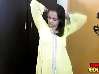 Indian Bhabhi Sonia All over Yellow Shalwar Reconcile Getting Naked All over Bedroom For Sex